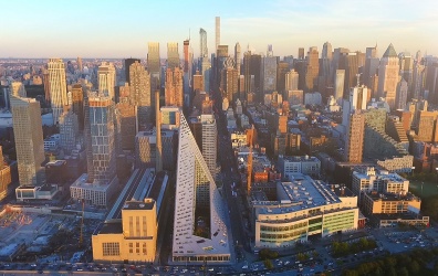 Показ фильма о звёздном архитекторе, перестраивающем Нью-Йорк, Бьярке Ингельсе.